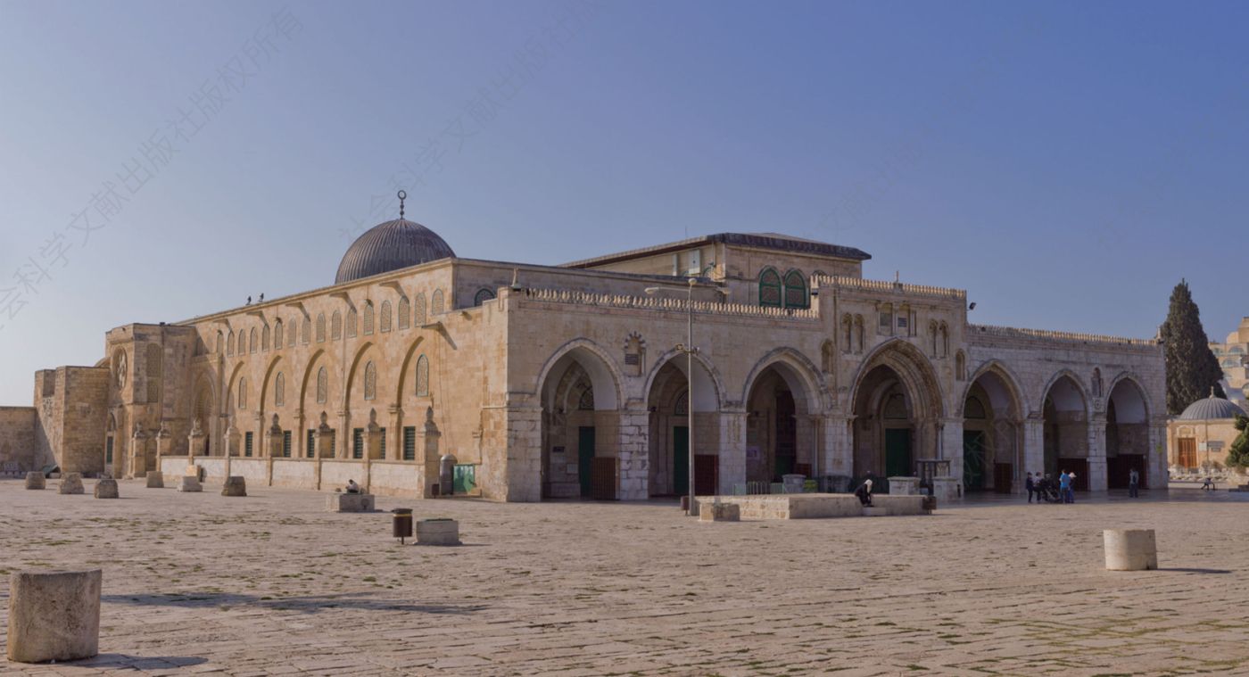 圣殿山上的阿克萨清真寺，第一次十字军东征之后，统治耶路撒冷的基督徒称其为所罗门圣殿。耶路撒冷国王鲍德温二世将它封授给圣殿骑士团。1119年至1187年，这里是骑士团在全世界的总部。