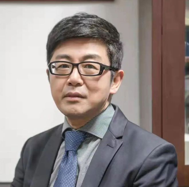 周 飞 舟.jpg